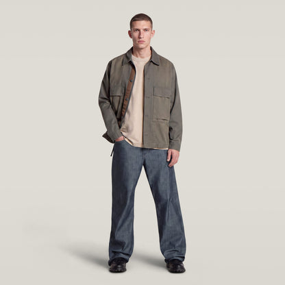 Los jeans Type 96 tienen un tiro medio y pernera recta y suelta. Inspirado en los años 90, es holgado en la cadera y los muslos, actualizado con un toque contemporáneo. Un complemento perfecto para el armario moderno. Construcción con cinco bolsillos,Cierre de cremallera y botón,Costuras de refuerzo en los puntos de tensión,Trabillas para cinturón,Etiqueta de G-Star Originals en la parte trasera 100 % algodón,Tela rígida,Denim de 12 onzas de peso,Sarga cruzada 3x1 Rinsed