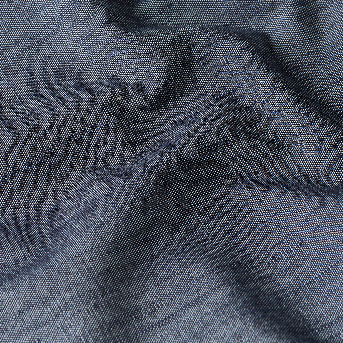 Los jeans Type 96 tienen un tiro medio y pernera recta y suelta. Inspirado en los años 90, es holgado en la cadera y los muslos, actualizado con un toque contemporáneo. Un complemento perfecto para el armario moderno. Construcción con cinco bolsillos,Cierre de cremallera y botón,Costuras de refuerzo en los puntos de tensión,Trabillas para cinturón,Etiqueta de G-Star Originals en la parte trasera 100 % algodón,Tela rígida,Denim de 12 onzas de peso,Sarga cruzada 3x1 Rinsed