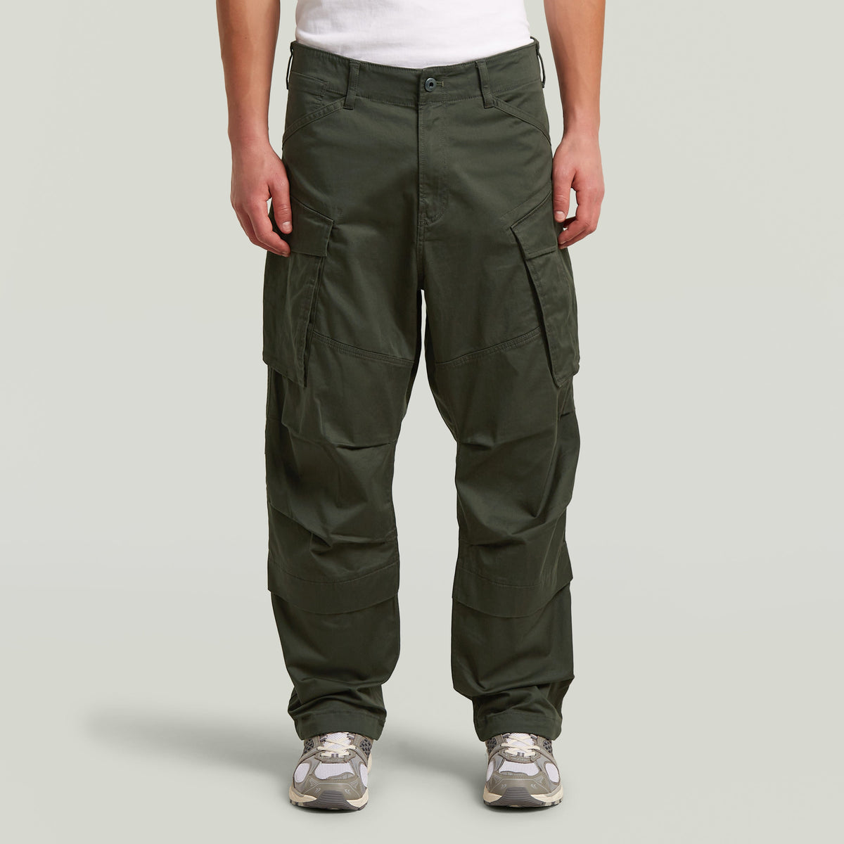 Rovic 3D Relaxed Pants in olive green, showcasing relaxed fit 3D pants with multiple pockets and a baggy style.