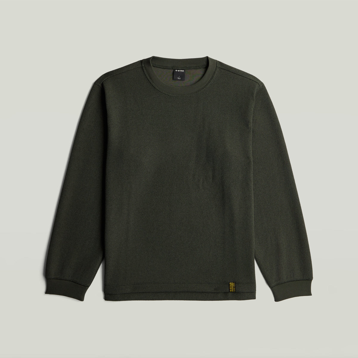 Brushed long sleeve t-shirt in dark green with a classic crew neck and long sleeves.