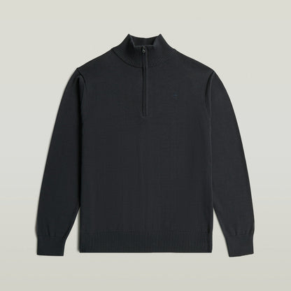 Core Refined Half Zip Knit, moderno suéter de punto con cierre de media cremallera y cuello alzado.