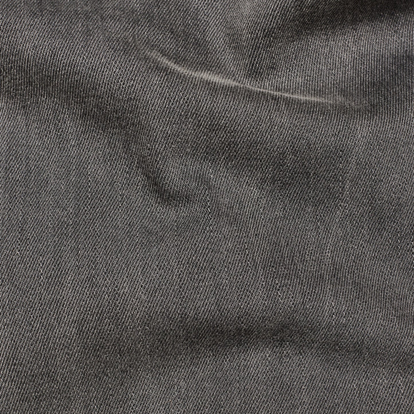 Textura de tela de los jeans Midge Cody mid skinny jeans de G-Star, destacando su calidad y diseño innovador.