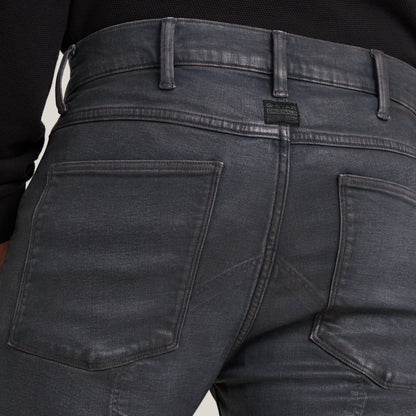 Vista trasera de los jeans 5620 3D Zip Knee Skinny, destacando su diseño moderno y bolsillos.