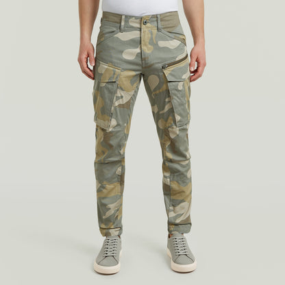 Pantalones Rovic Zip 3D tapered pants en patrón de camuflaje con bolsillos funcionales y ajuste regular.