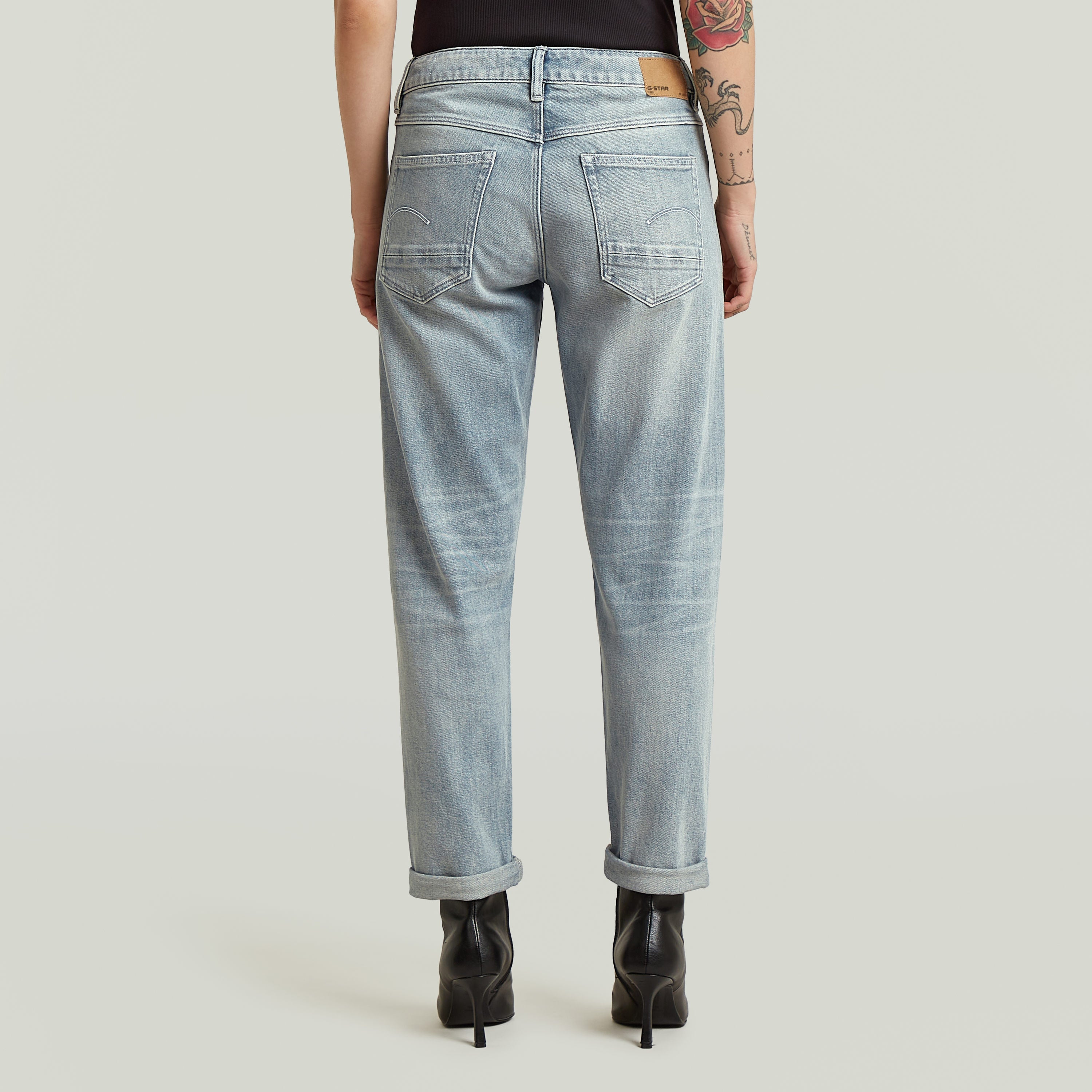 Vista posterior de los jeans Kate Boyfriend, un estilo informal de boyfriend jeans for women.