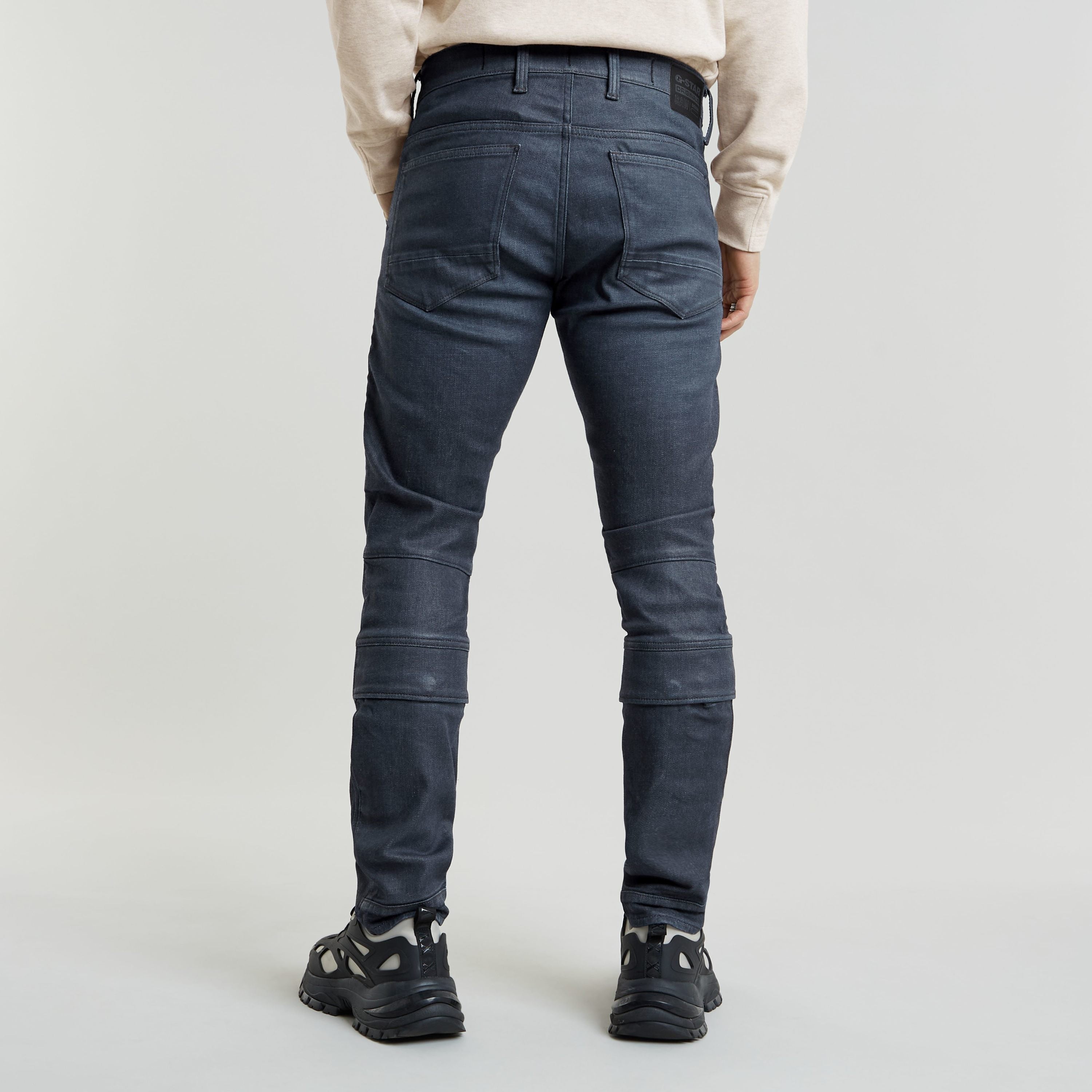 Jeans Airblaze 3D Skinny, un modelo de 3D skinny jeans for men con corte ajustado y detalles de diseño.