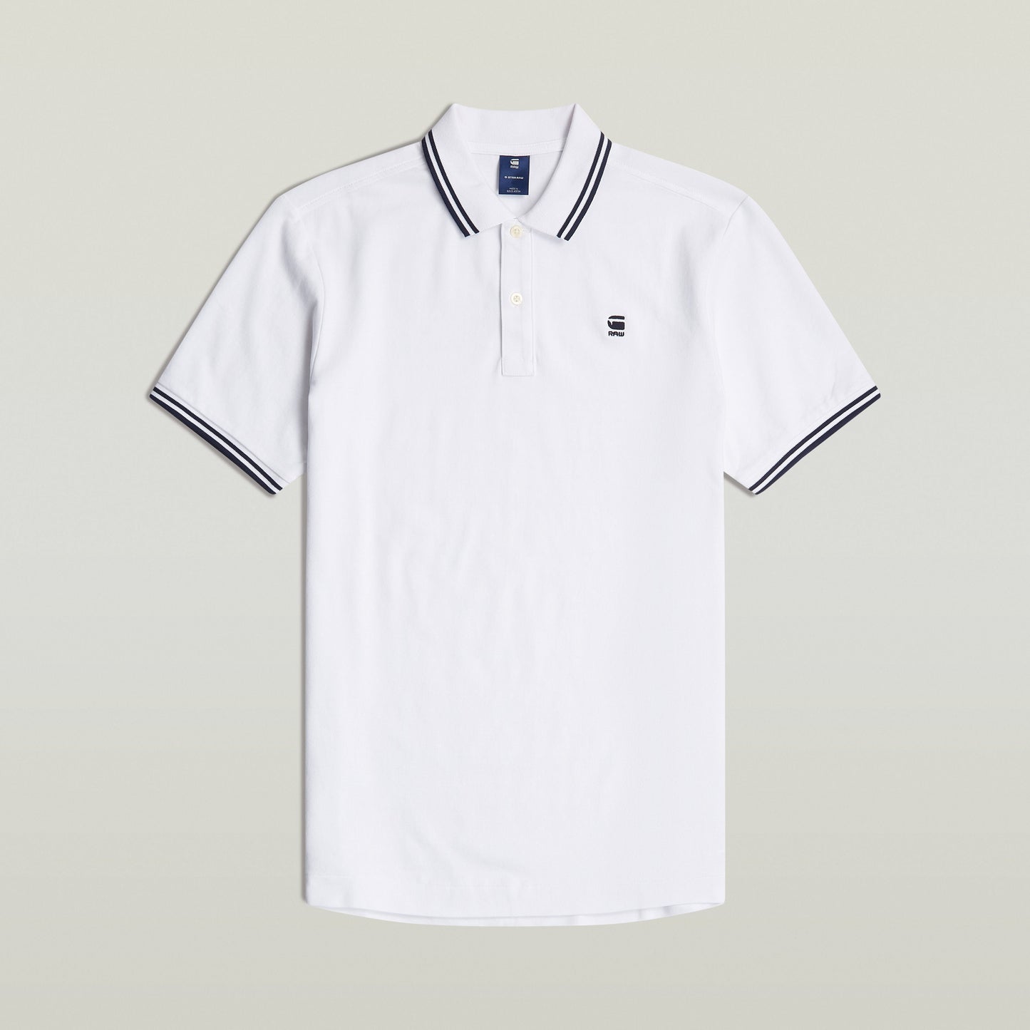 Polo Dunda Slim Stripe, slim stripe polo shirt, blanco, con cuello y puños acanalados. Detalle de bordado de G-Star RAW.