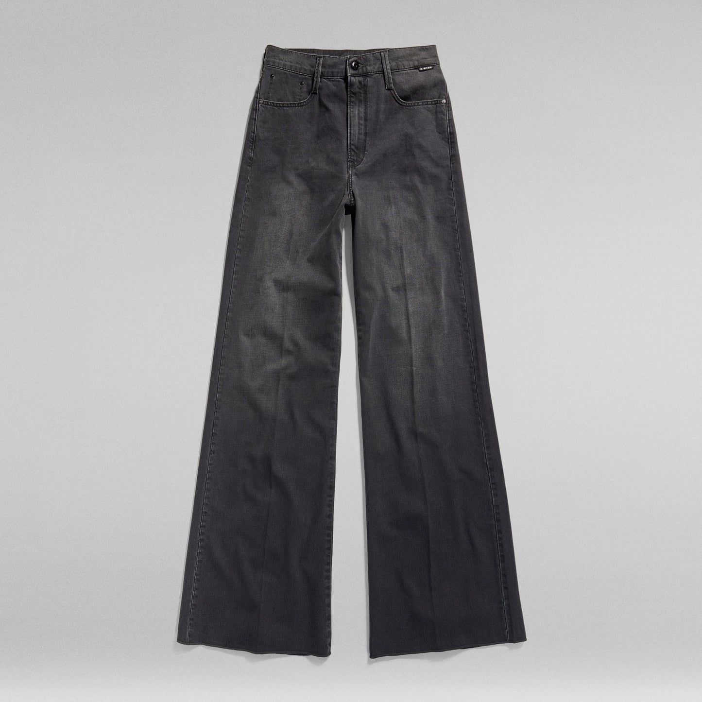 Jeans Deck Ultra High Wide Leg, pernera ancha y talle muy alto, ideales para personalizar el largo.