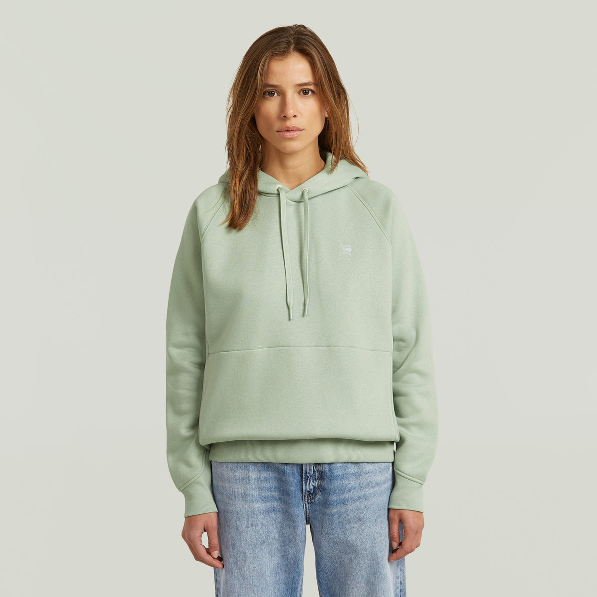 Sudadera Premium Core 2.0 con Capucha El Premium Core 2.0 Hoodie Sweater ofrece un fit holgado con diseño de capucha.