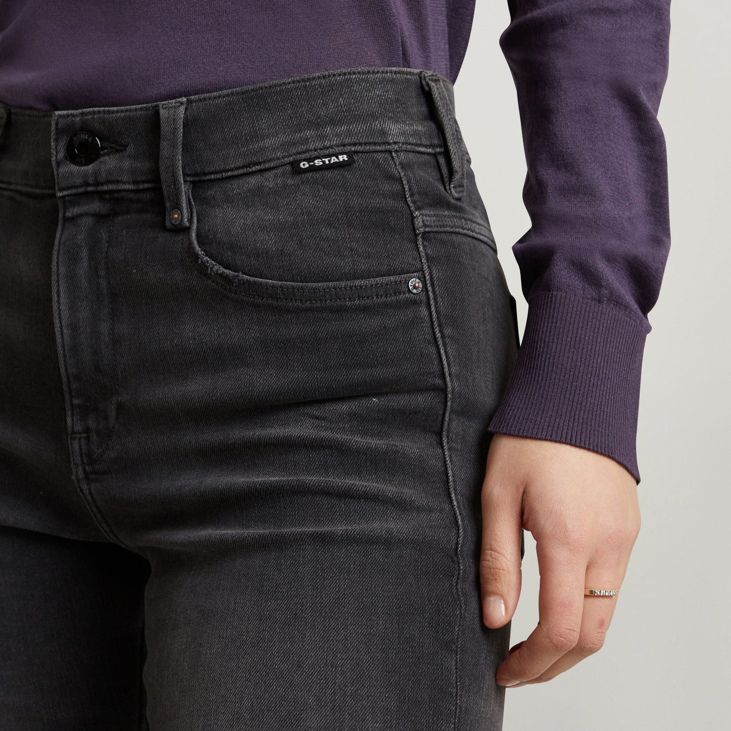 Jeans Noxer Bootcut que presentan un estilo moderno y ceñido, perfectos como bootcut jeans for women.