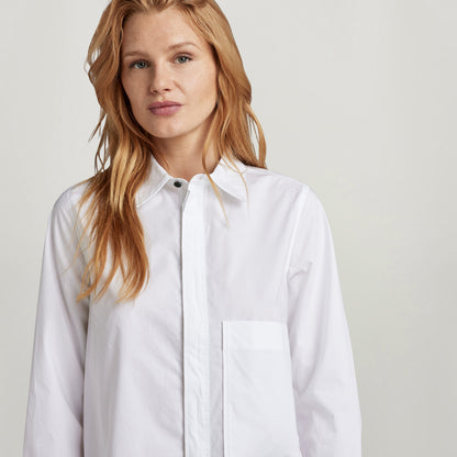 Camisa boxy manga larga G Star en color blanco con cuello y bolsillo en el pecho