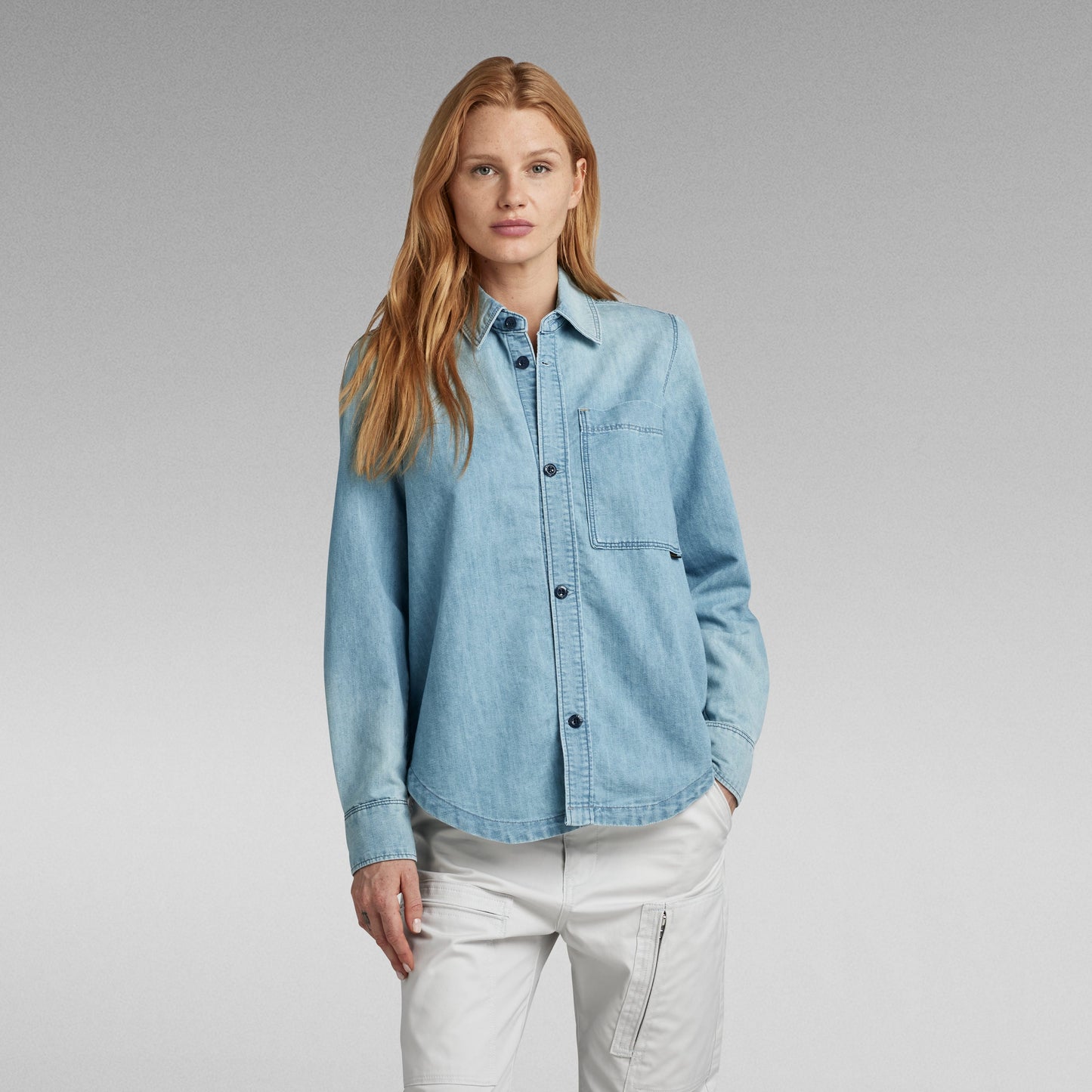Camisa de denim Gstar para hombre, de manga larga, con bolsillos y cierre a presión.