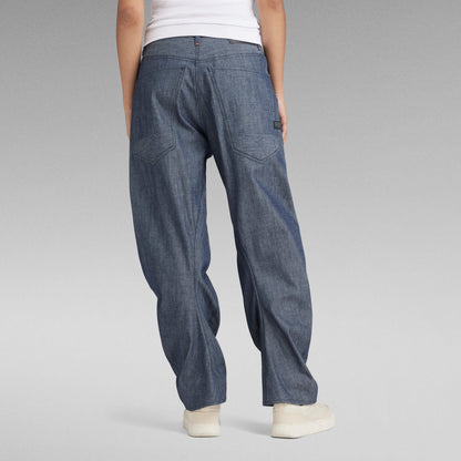 Vista trasera de jeans Arc 3D loose unisex con corte de cadera regular y bolsillo trasero amplio.