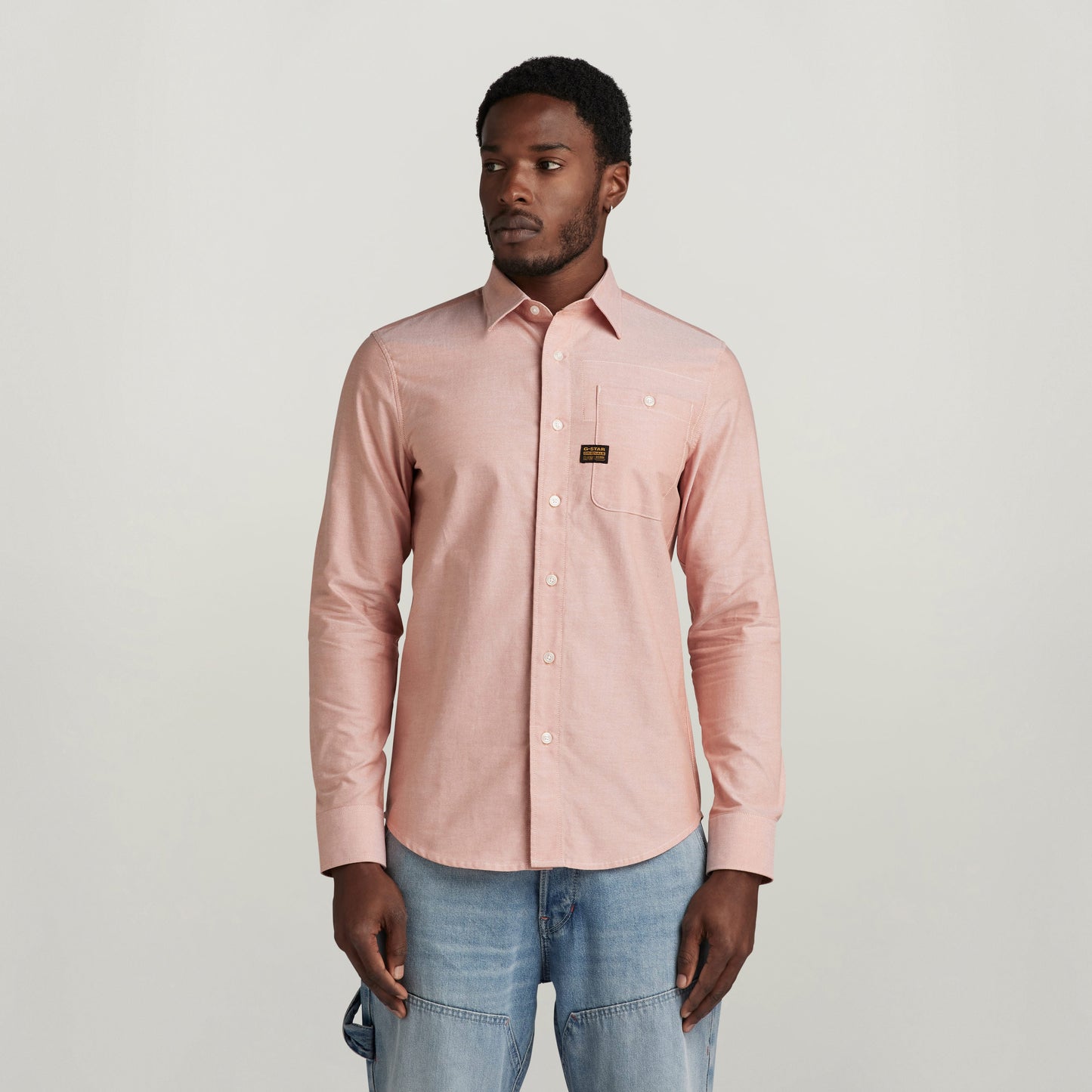 Camisa Bristum 2.0 slim fit en color rosa, corte ajustado y diseño moderno con detalles en el pecho.