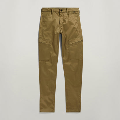 Pantalones Slim Cargo, pantalones slim cargo con bolsillos en color marrón con detalles de diseño funcional.