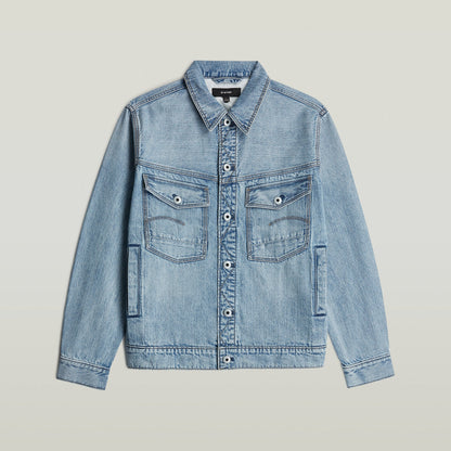 Chaqueta denim Dakota de corte recto con bolsillos en el pecho y cierre de botones.