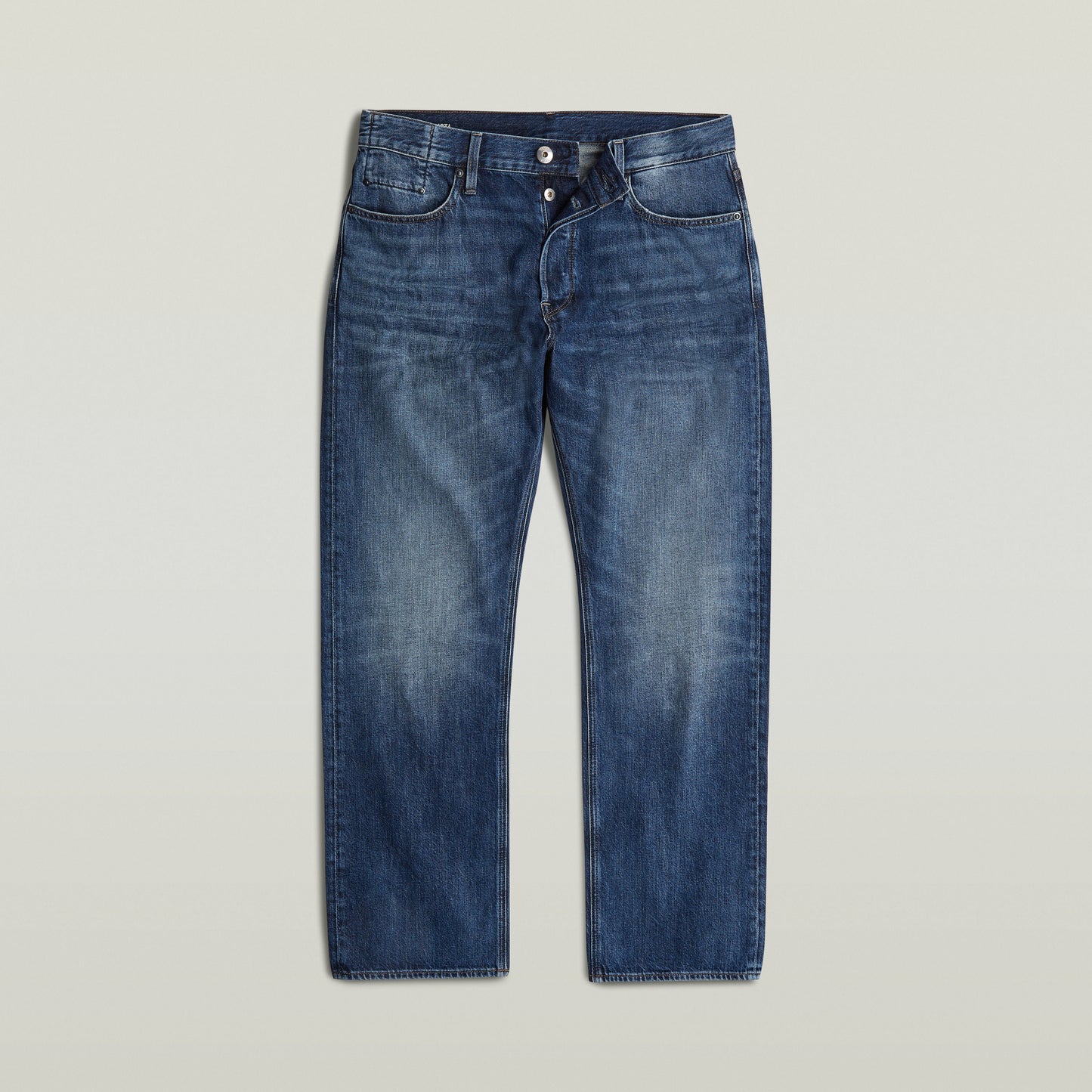 Jeans Dakota Regular Straight para hombres, estilo relajado y auténtico, regular straight jeans for men.
