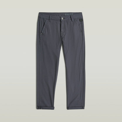 Pantalones Kate boyfriend chinos en color gris, con corte relajado y perneras ligeramente estrechas, de materiales sostenibles.