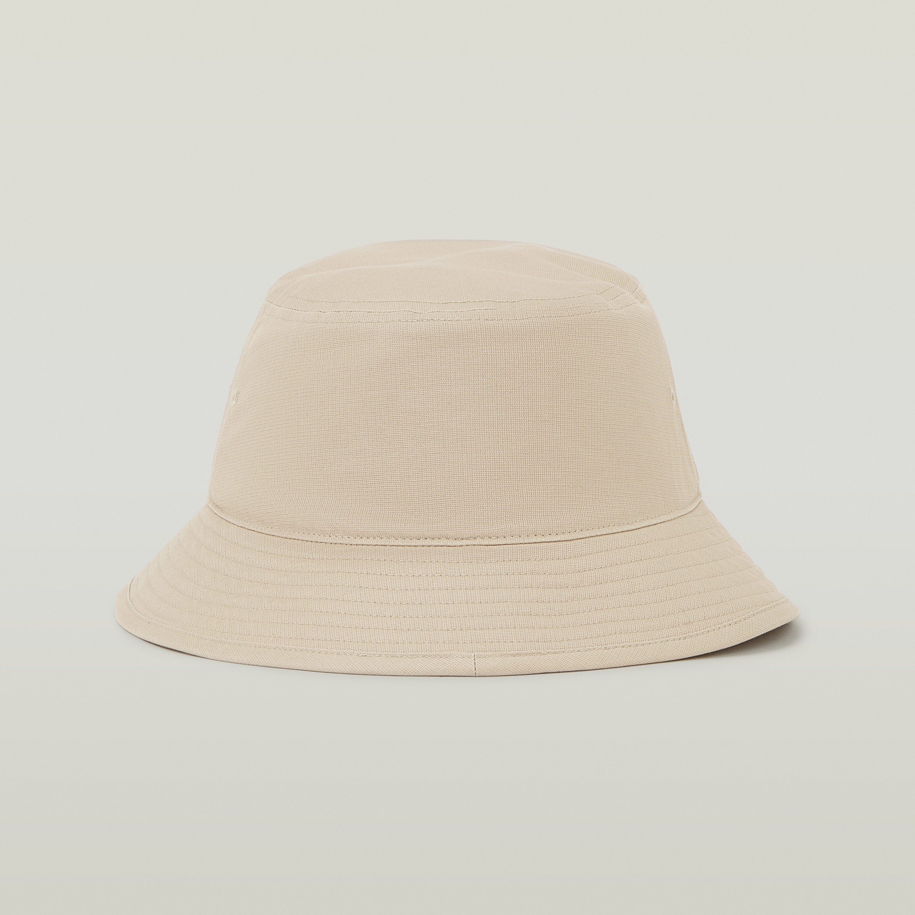 Sombrero de pescador G-STAR en color beige, confeccionado en denim con ala reforzada y etiqueta tejida.