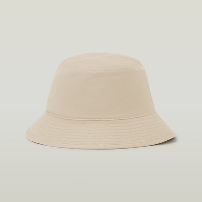 Sombrero de pescador G-STAR en color beige, confeccionado en denim con ala reforzada y etiqueta tejida.