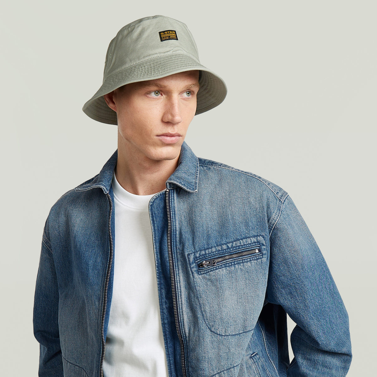 Bucket Hat Originals Esta versión del bucket hat de G-STAR está confeccionada en denim y ofrece ala reforzada, ojaletes de ventilación bordados y etiqueta tejida G-STAR Originals.