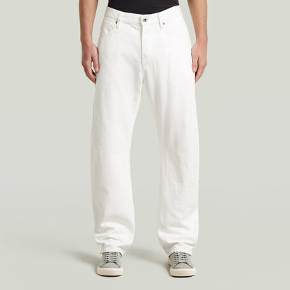 Jeans Contor 3D Regular El Contor 3D regular hace parte de nuestra colección Anatomic Denim. Con fit regular y tiro medio, está diseñado siguiendo la forma natural del cuerpo, usando n