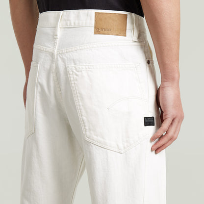 Jeans Contor 3D Regular El Contor 3D regular hace parte de nuestra colección Anatomic Denim. Con fit regular y tiro medio, está diseñado siguiendo la forma natural del cuerpo, usando n