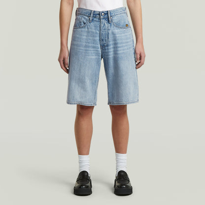 Bermuda shorts clean edge shown in light blue, featuring a relaxed fit and knee-length cut, perfect for casual wear.
