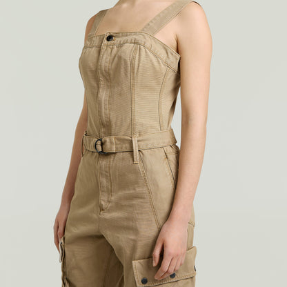 Peto alto Elevated dungaree jumpsuit en color beige con diseño racerback y cintura alta.