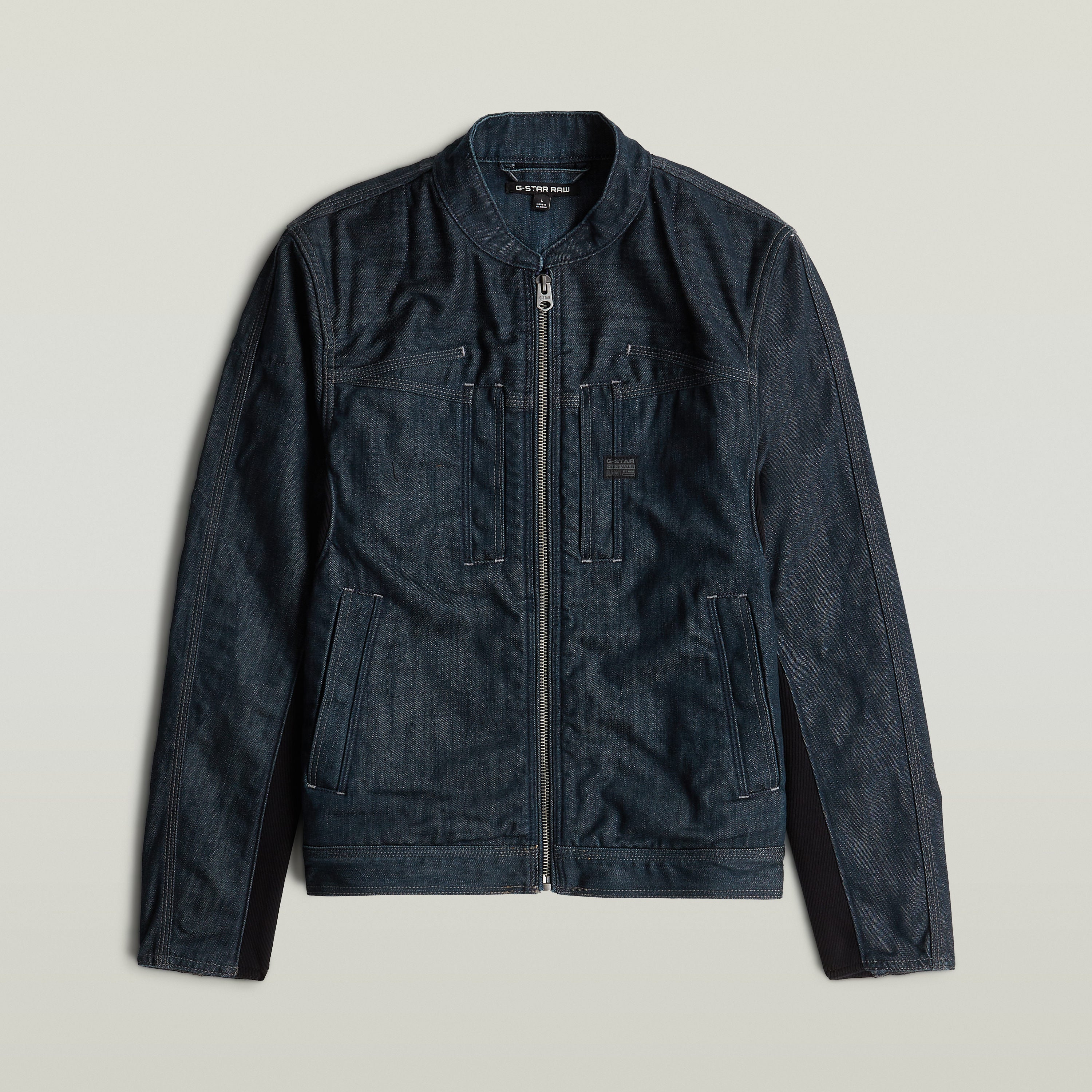 Chaqueta Biker Neo Raw, chaqueta biker de diseño minimalista en denim greencast con cierre de cremallera y cuello alzado.