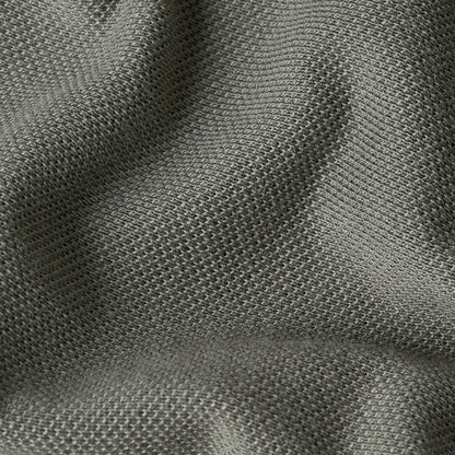 Polo Core Regular El Core Regular Polo combina el clásico cuello polo con cierre de botones, para un diseño atemporal. Su manga corta y fit regular lo hacen una prenda versátil.