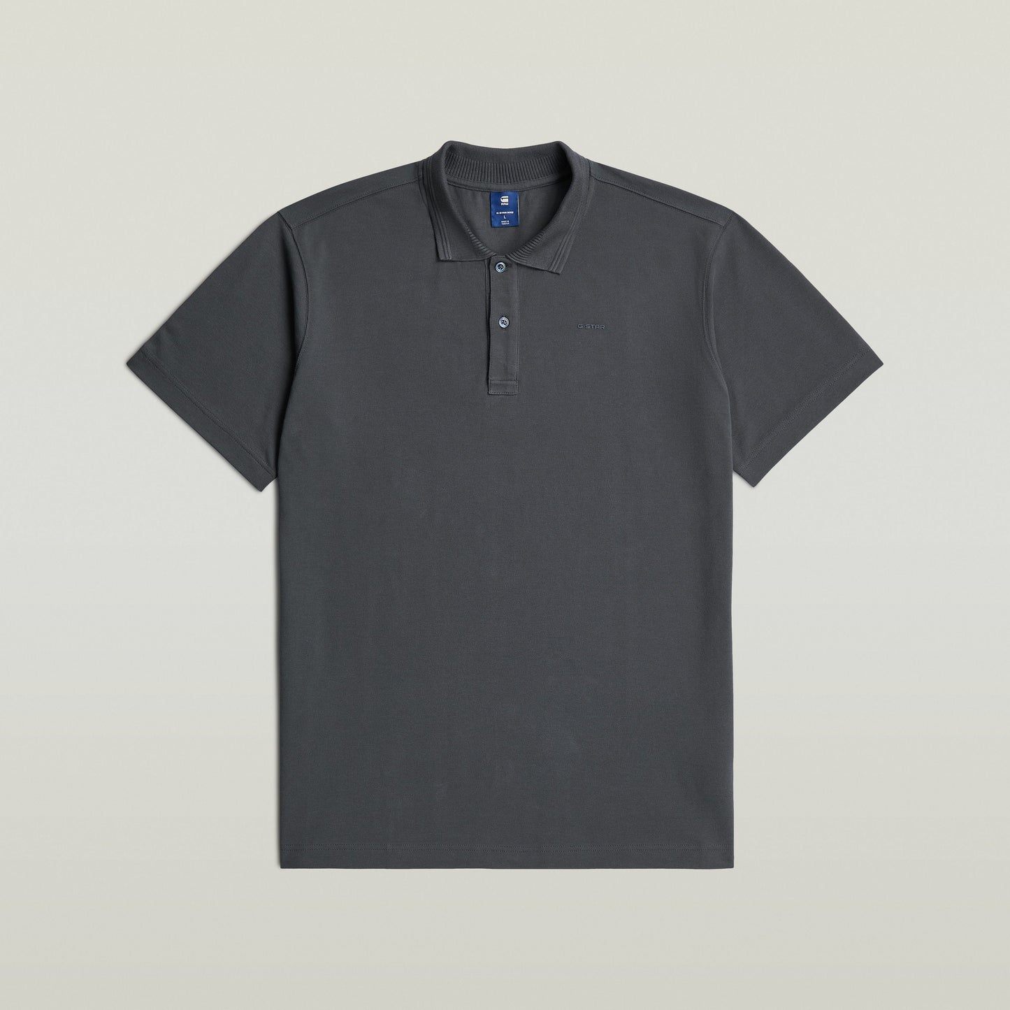Polo Core Regular shirt in gray, featuring a classic collar and button closure, made from 100% organic cotton.