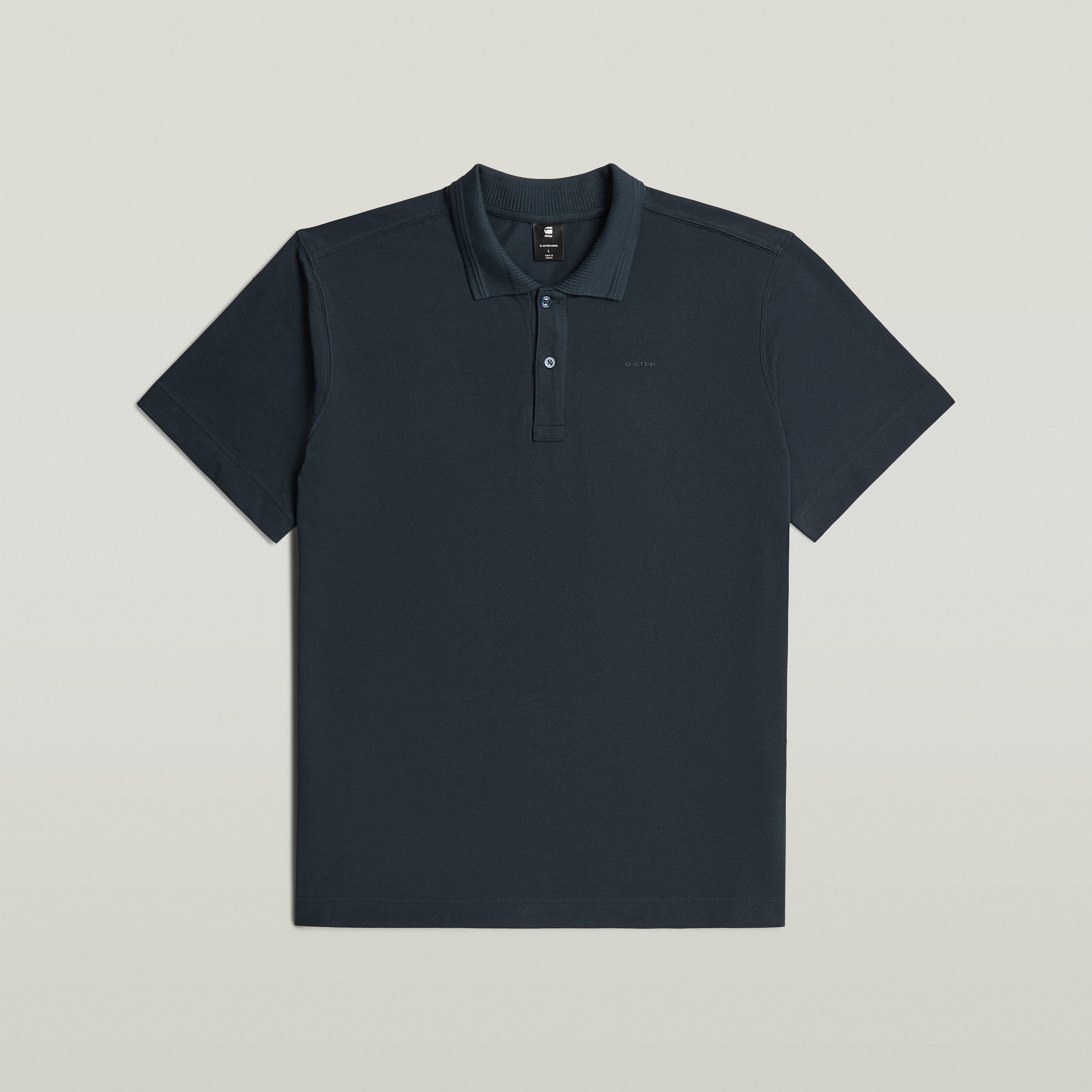 Polo Core Regular, azul oscuro, eco-friendly polo shirt, cuello de polo clásico, 100% algodón ecológico.
