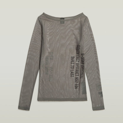 Camiseta slim con detalle gráfico de manga larga y cuello redondo en color gris.