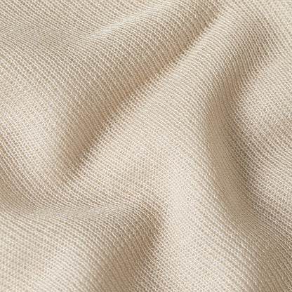 Jersey Sheer Summer El Sheer Summer Knit tiene fit regular, manga larga y un diseño liviano, ideal para usar en capas.