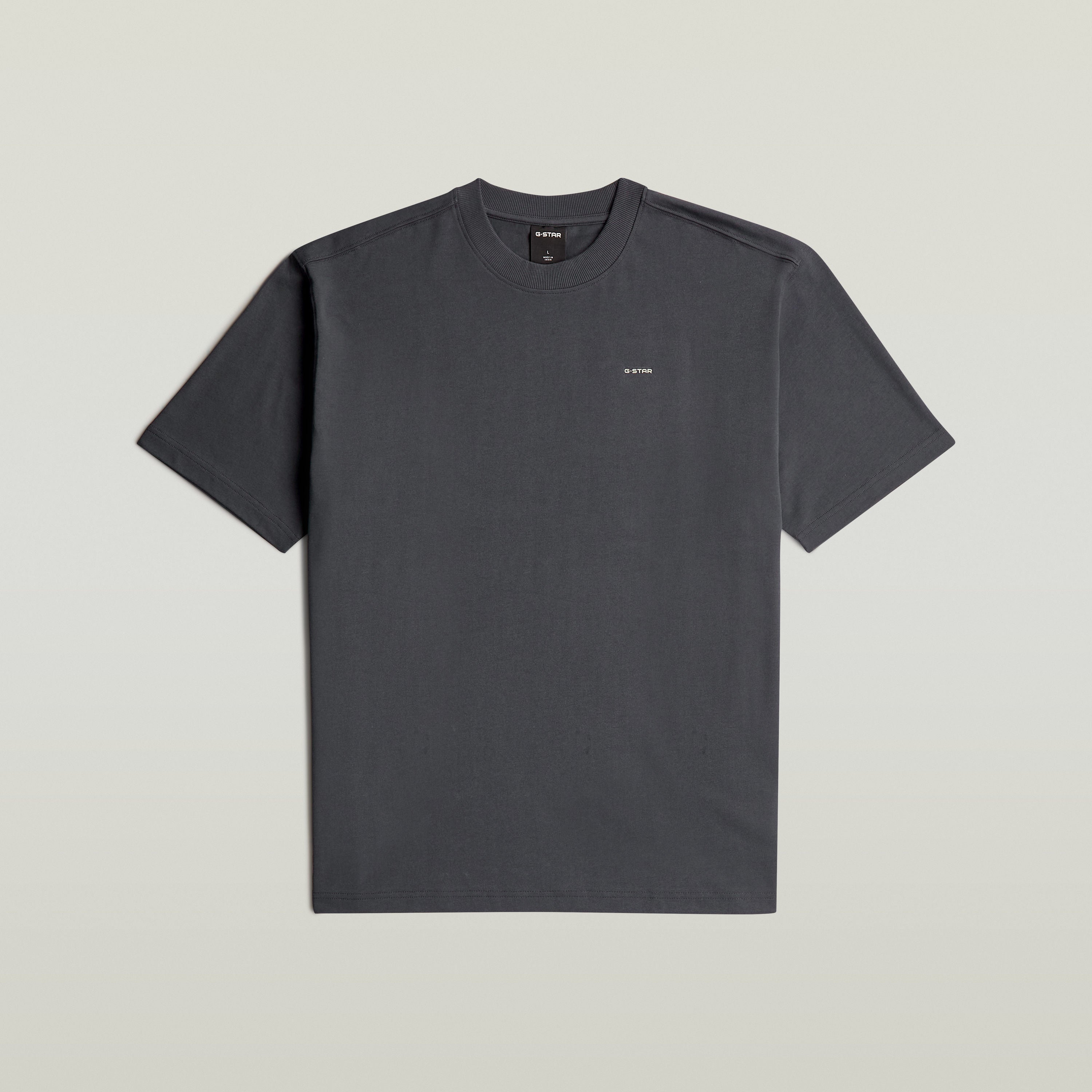 Camiseta Back Graphic Relaxed en color gris, 100% algodón ecológico, diseño moderno, relaxed graphic t-shirt