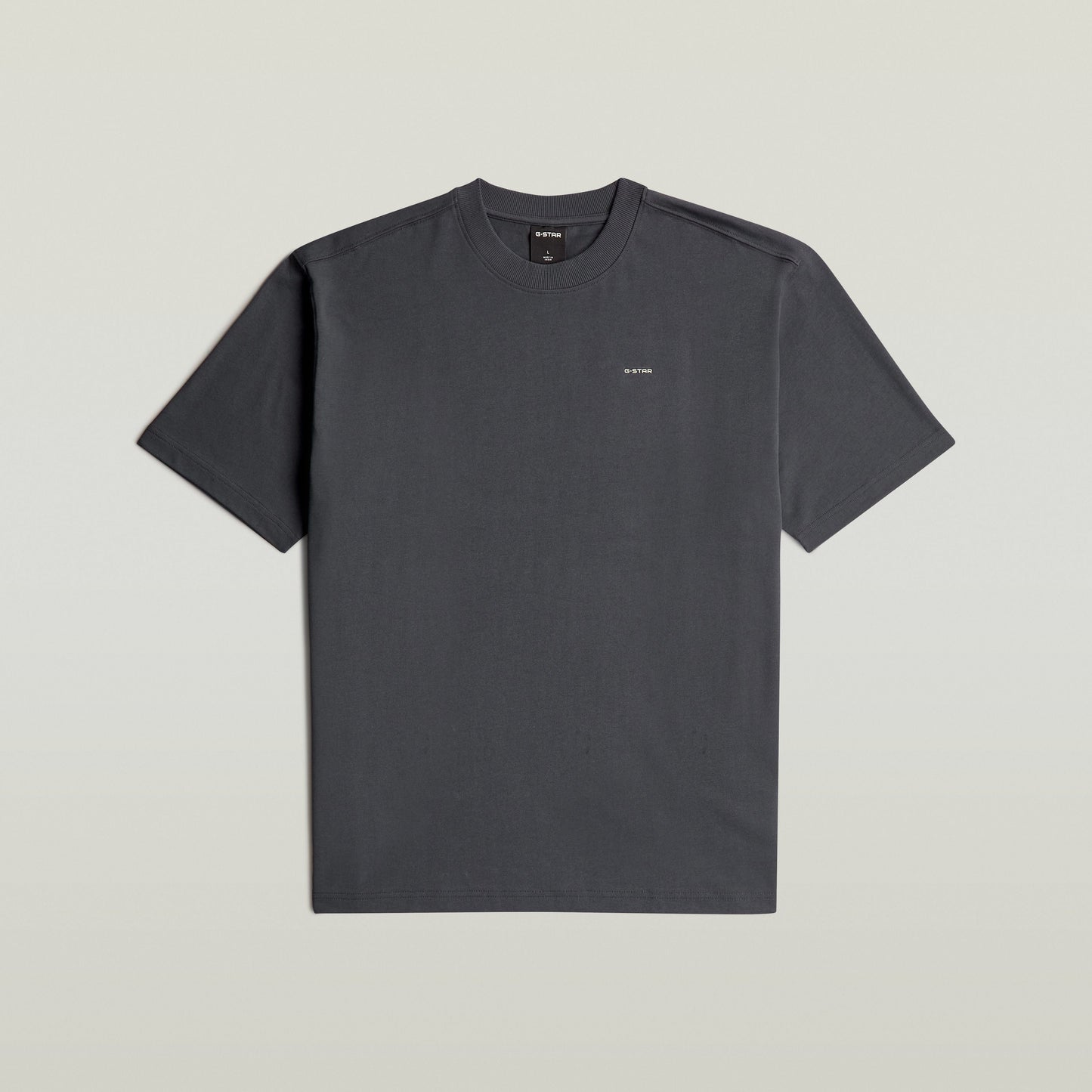 Camiseta Back Graphic Relaxed en color gris, 100% algodón ecológico, diseño moderno, relaxed graphic t-shirt