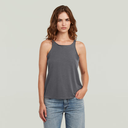 Camiseta Flowy Tape Slim La Flowy Tape Tank T-Shirt tiene fit slim con diseño racerback y escote redondo, para un look sobrio y moderno.