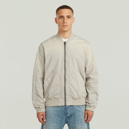 Chaqueta Bomber Sunfaded La Sunfaded Bomber Jacket tiene fit regular con cuello en rib y cierre de cremallera, para un estilo bomber clásico.