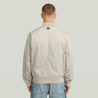 Chaqueta Bomber Sunfaded La Sunfaded Bomber Jacket tiene fit regular con cuello en rib y cierre de cremallera, para un estilo bomber clásico.