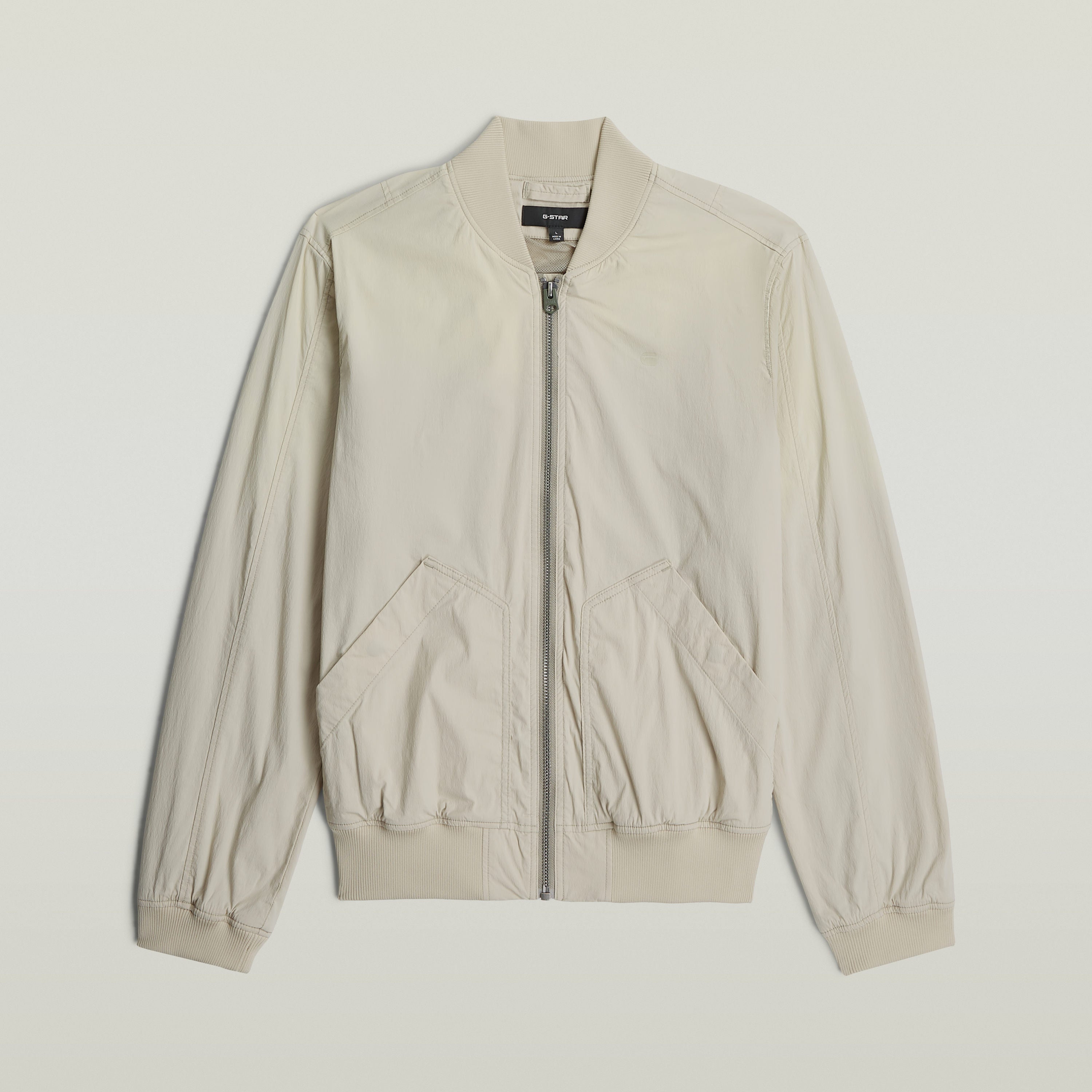Chaqueta Bomber Sunfaded La Sunfaded Bomber Jacket tiene fit regular con cuello en rib y cierre de cremallera, para un estilo bomber clásico.