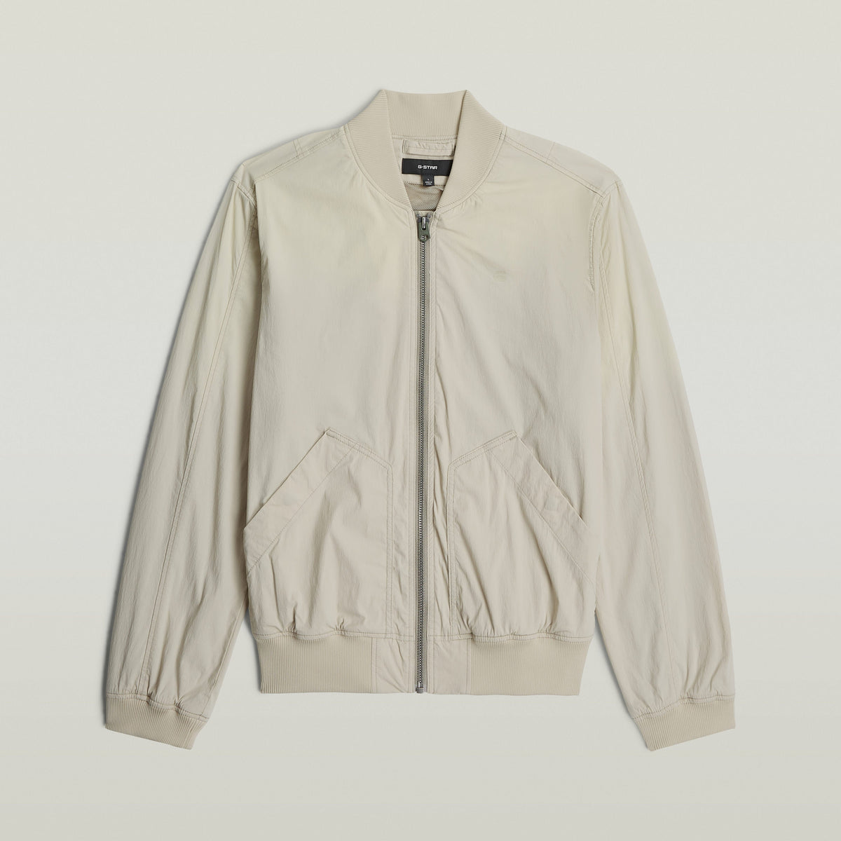 Chaqueta Bomber Sunfaded La Sunfaded Bomber Jacket tiene fit regular con cuello en rib y cierre de cremallera, para un estilo bomber clásico.