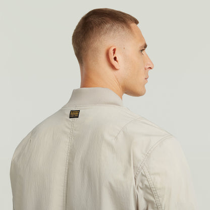 Chaqueta Bomber Sunfaded La Sunfaded Bomber Jacket tiene fit regular con cuello en rib y cierre de cremallera, para un estilo bomber clásico.