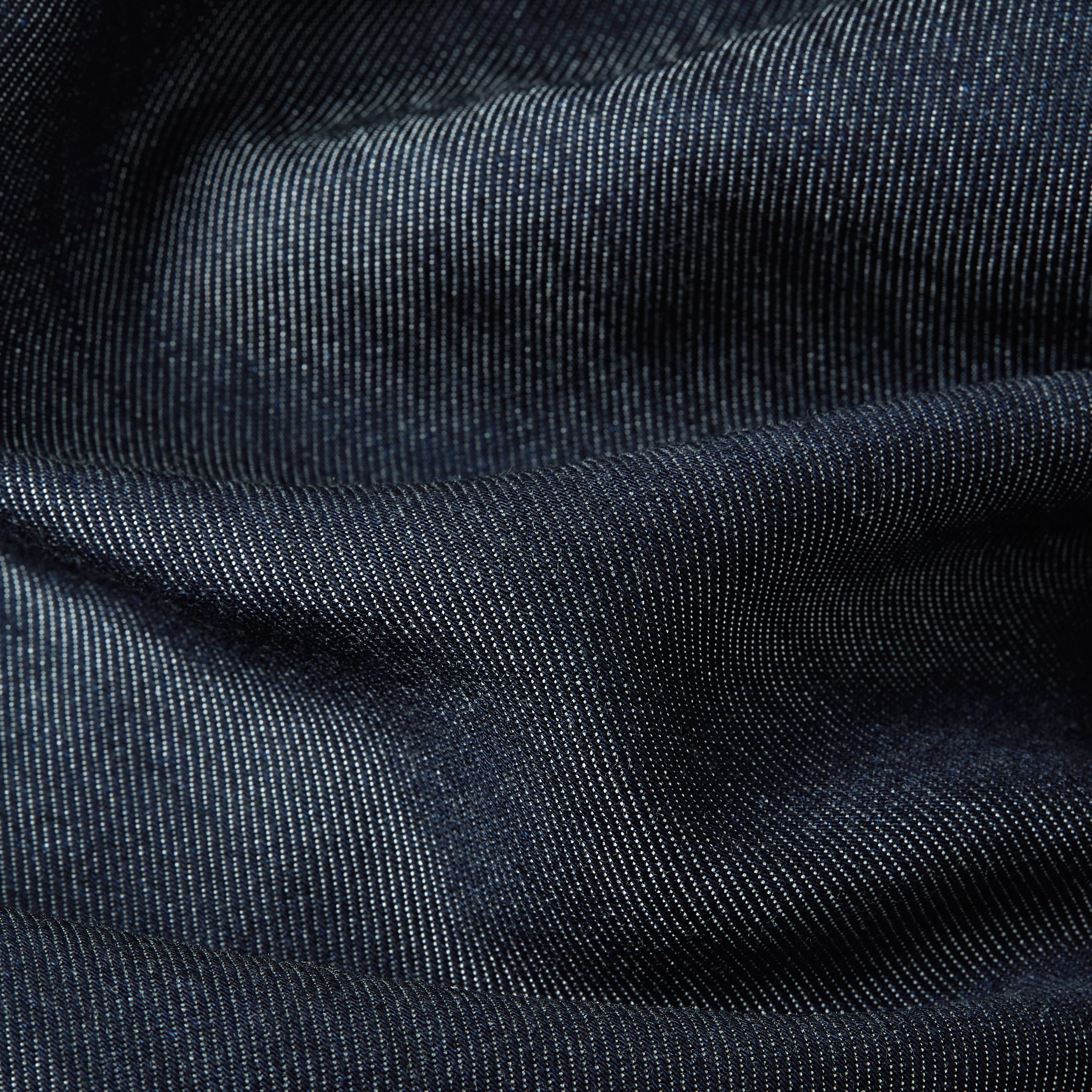 Shorts Lightweight Relaxed Los Relaxed Shorts tienen tiro alto y fit regular, para un look cómodo y con estilo. Confeccionados en tela de denim liviana y fluida.