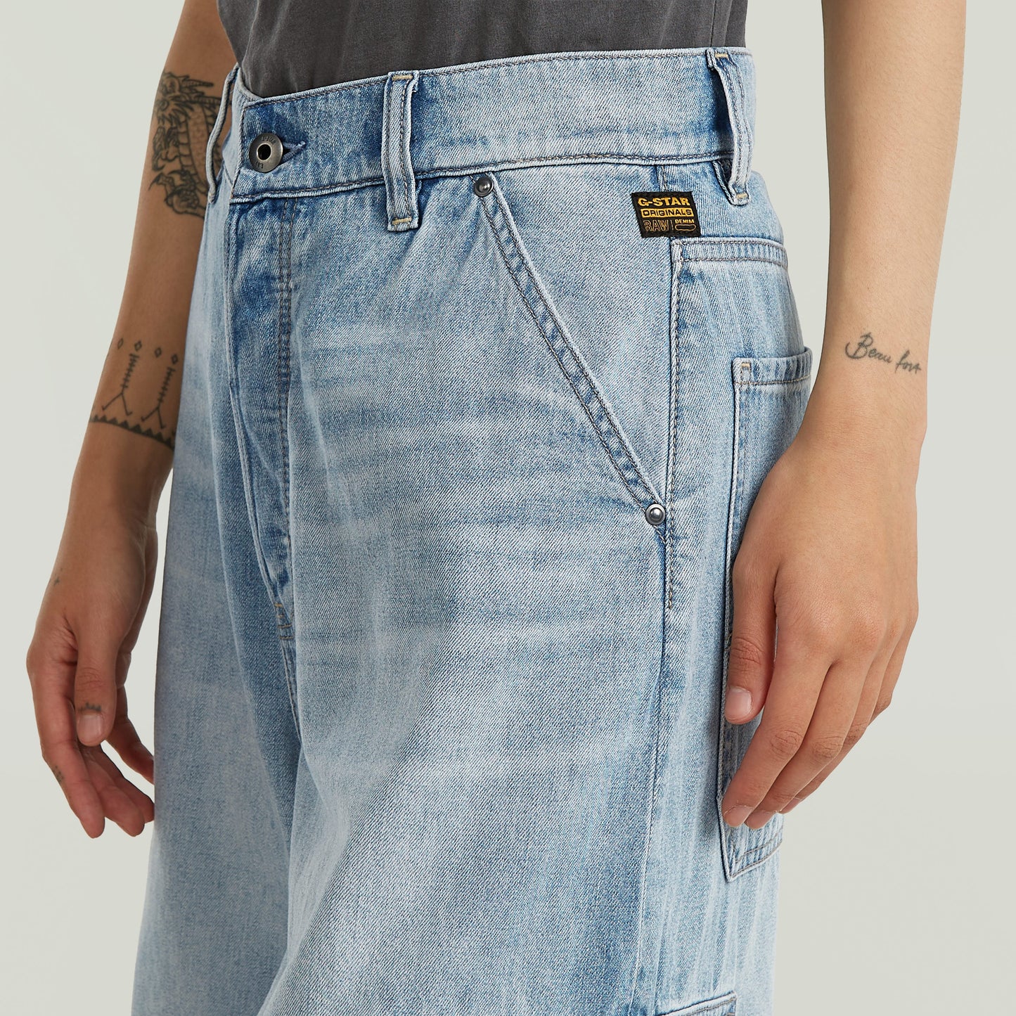 Jorts Patti Cargo featuring cargo pockets, button closure, and durable 100% cotton fabric in a mid-rise style.