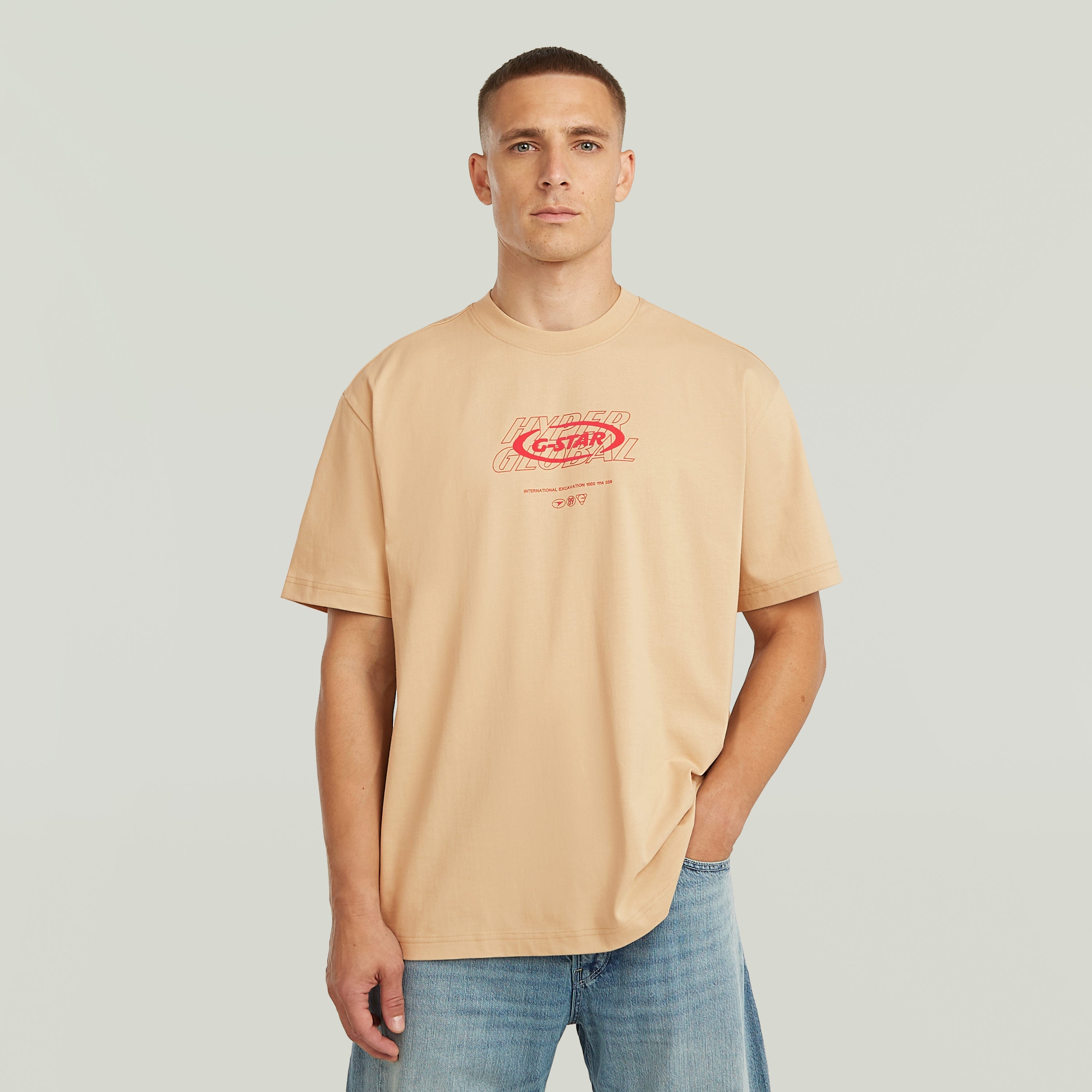 Camiseta Hyper Graphic Relaxed, 100% algodón ecológico, casual, hombre, relaxed graphic t-shirt en color beige.
