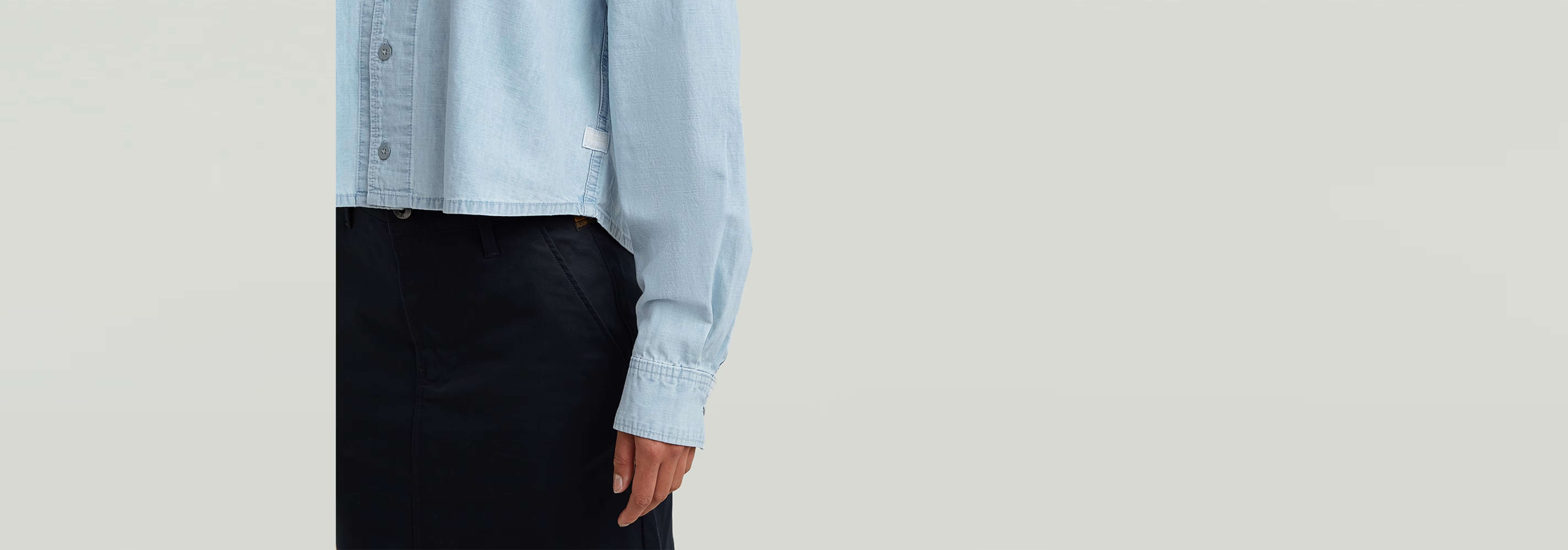Camisa Resort Boxy Relaxed con corte relajado y mangas largas en tela ligera.