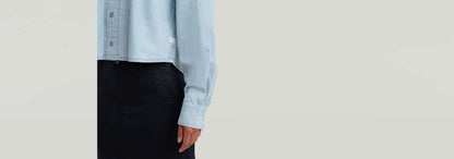 Camisa Resort Boxy Relaxed con corte relajado y mangas largas en tela ligera.