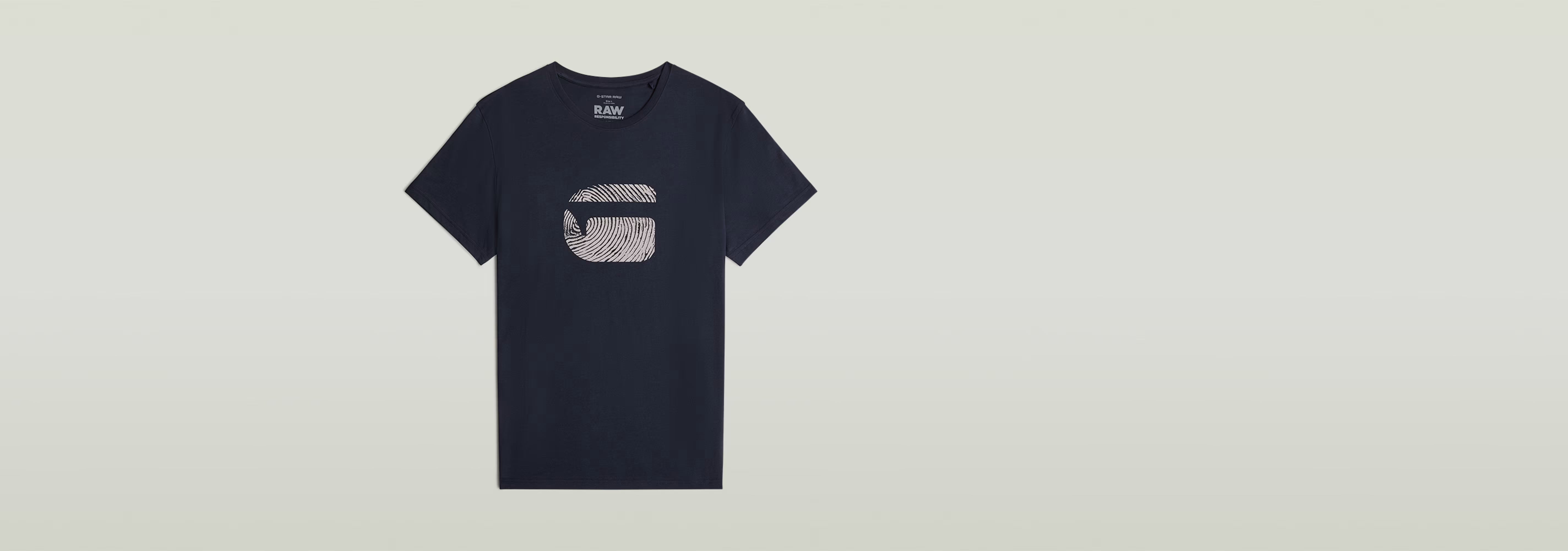 Camiseta Fingerprint en color negro con estampado gráfico en el pecho, corte regular y cuello redondo.