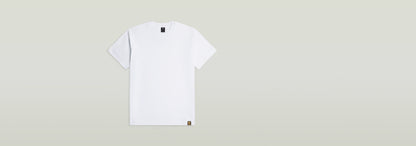 Camiseta GS-01 blanca de corte regular con cuello redondo y manga corta, hecha de algodón ecológico.